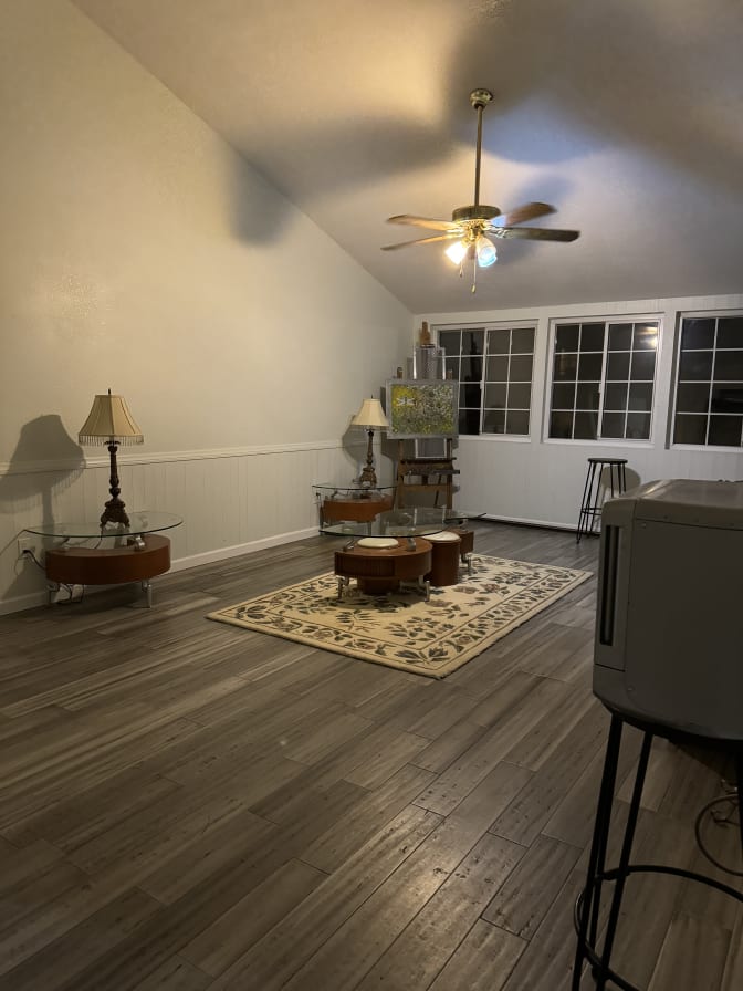 Benzo's room