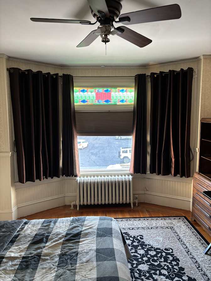 Tom's room