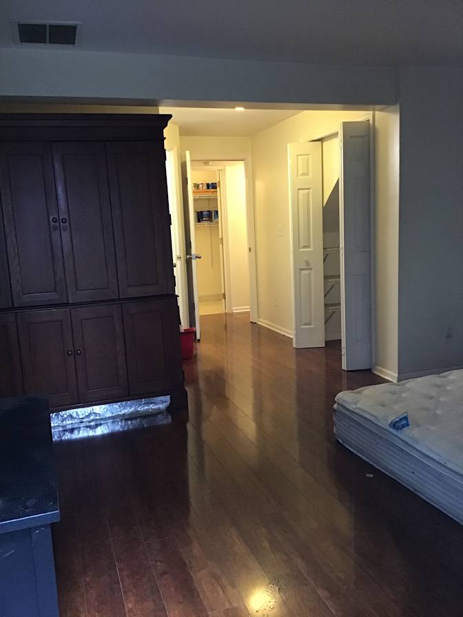 Alcove Rooms's room