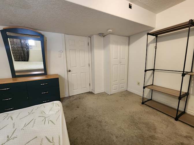 Rent's room