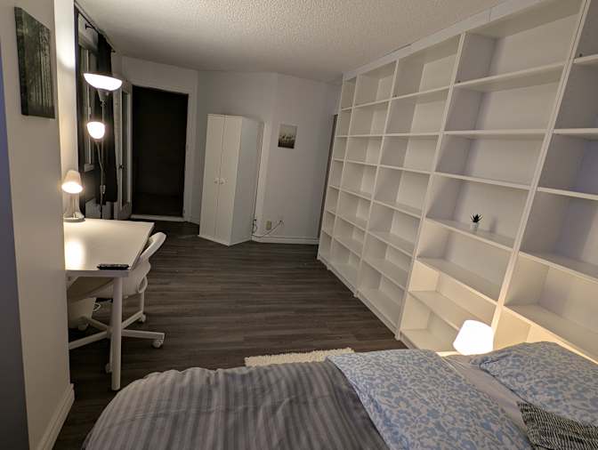 Serdar's room