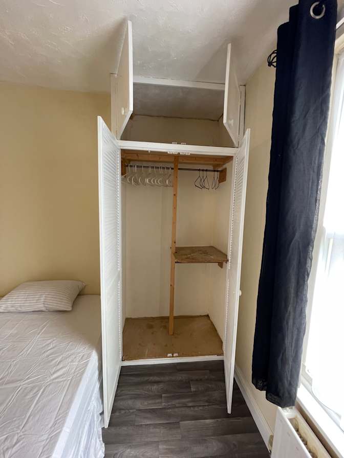 SavvaLET's room