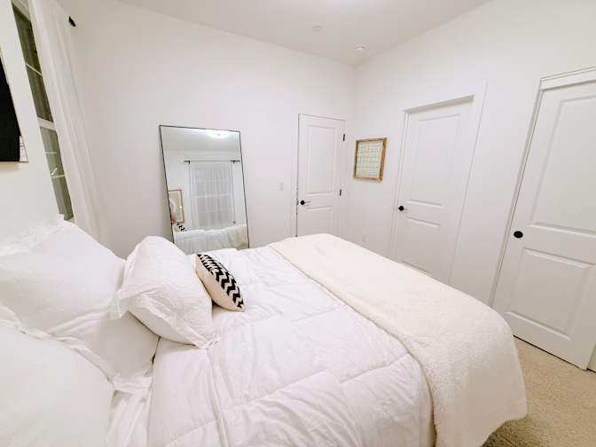 Jen's room