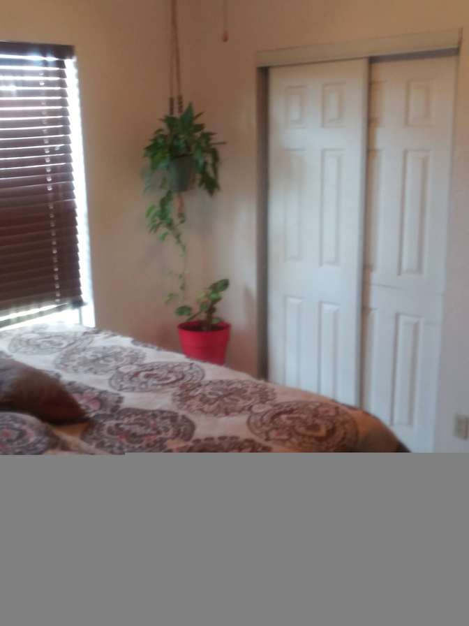 Andres's room