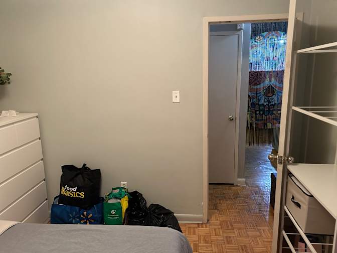 Andreas's room