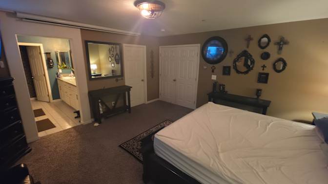Carlos's room