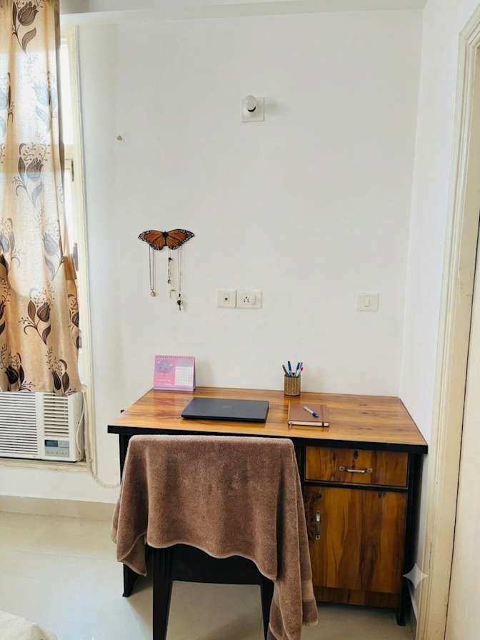 Geet's room