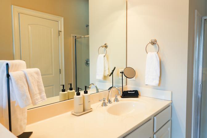Alcove Rooms's room