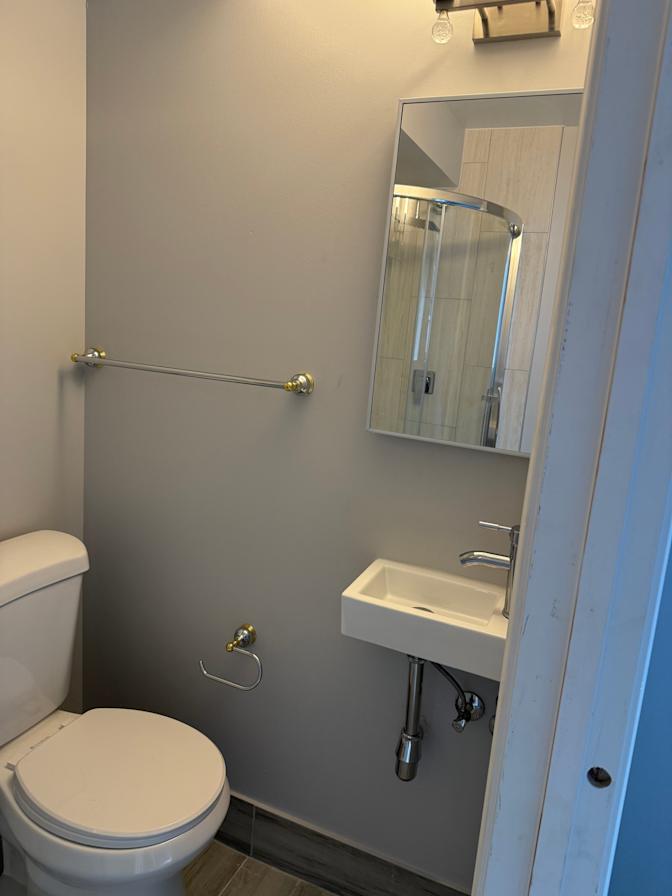 ROOMS IN NORTH BETHESDA MD.'s room