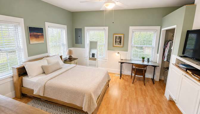 EZ Roomrentals's room
