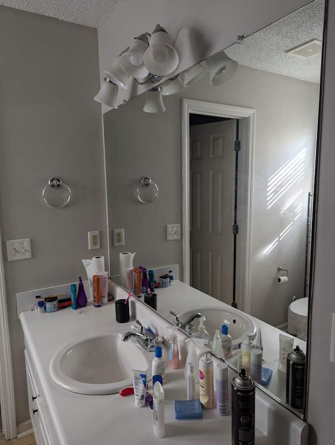 Cyrena's room