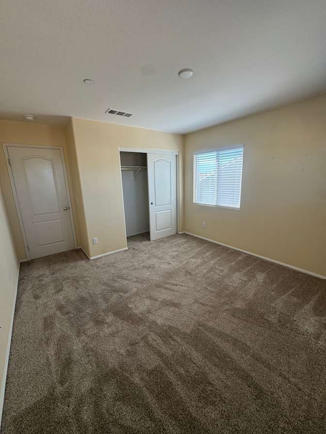 Fernando Vargas's room
