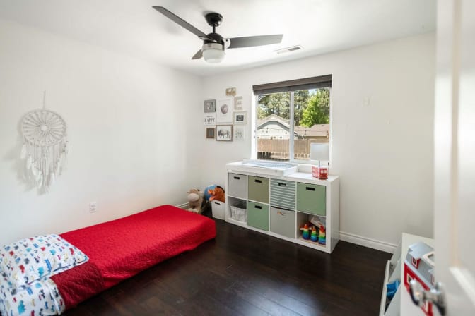 Linda Lee's room