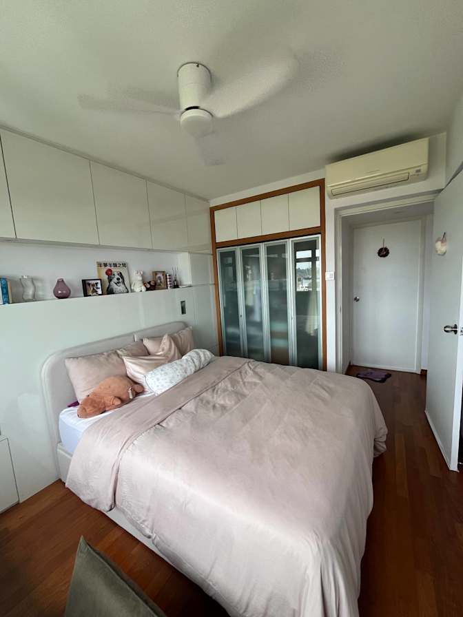 Raj-Lloyd's room