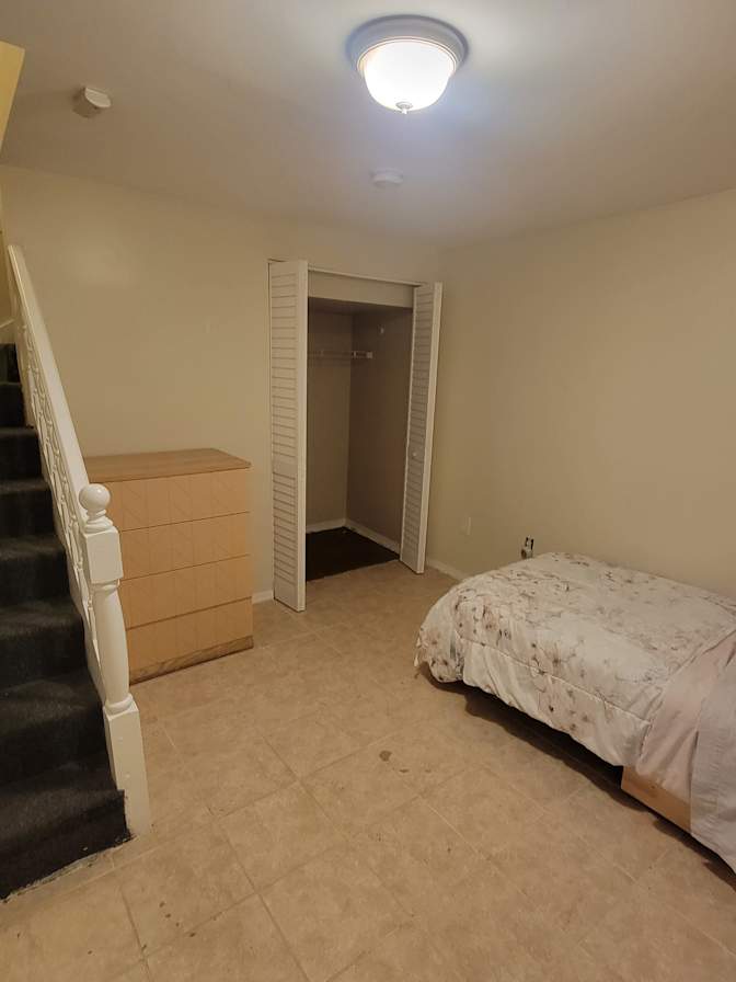 Carlos's room