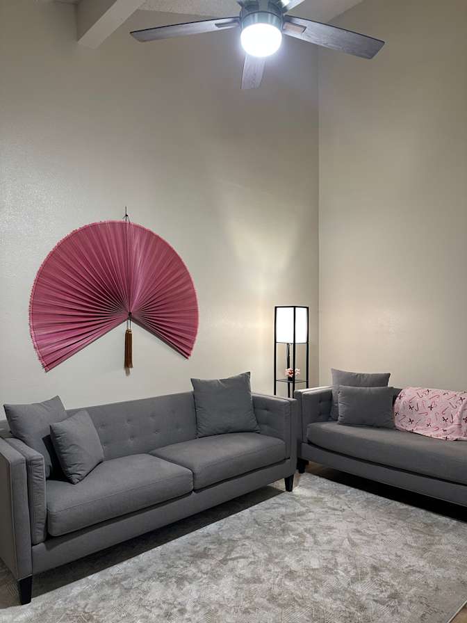 Fresno-Clovis Condo's room