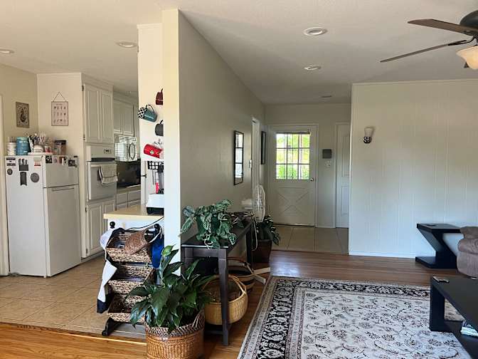 Dee's room