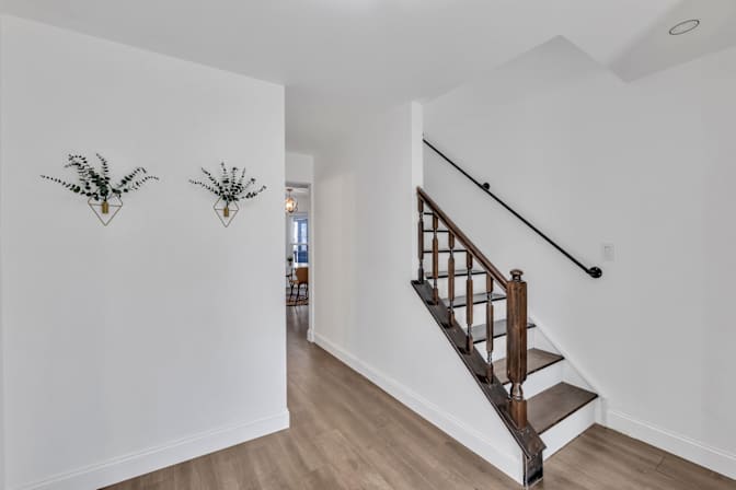 lifedoorrentals's room