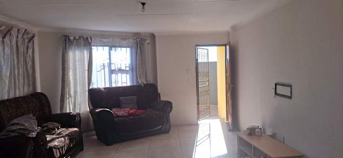 Rhulani's room