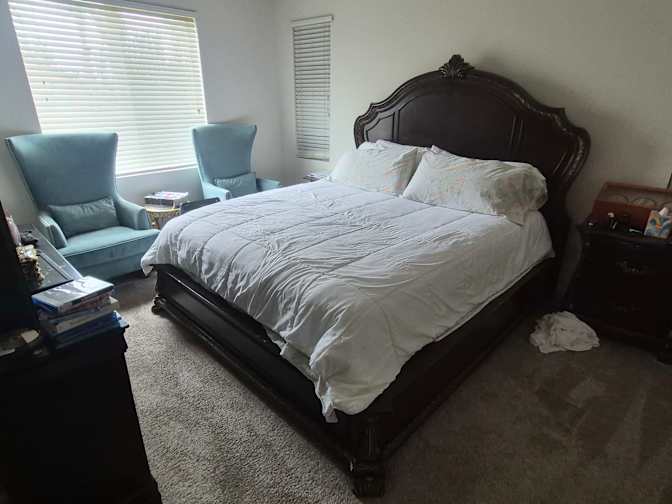 Elite Realty's room