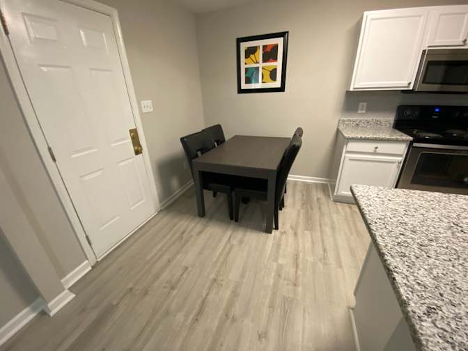 Alcove Rooms's room
