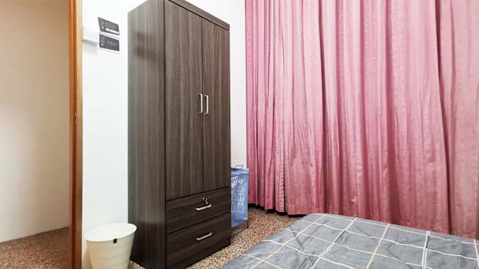 Johnny Tan's room