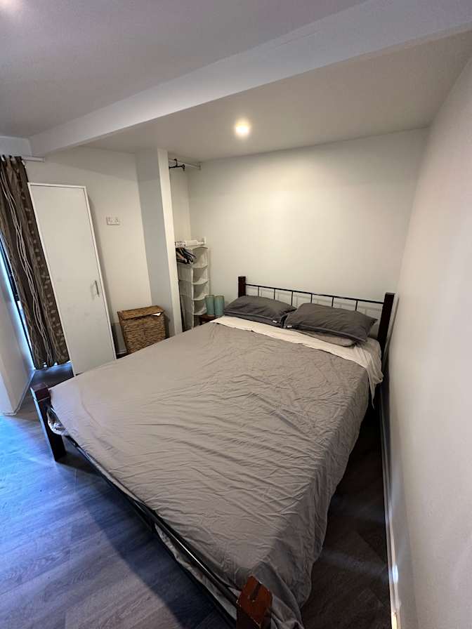 E's room