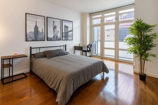 Luxury Building with Fitness Center and Rooftop's room