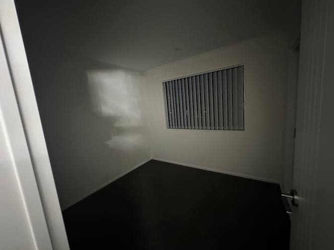 Delon's room