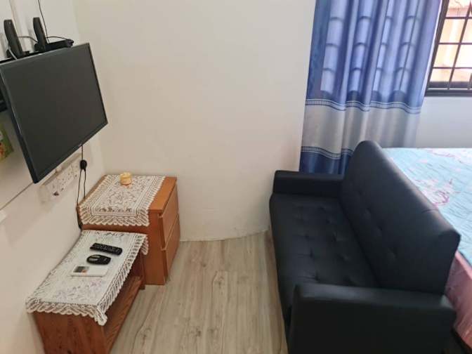 Roomy's room