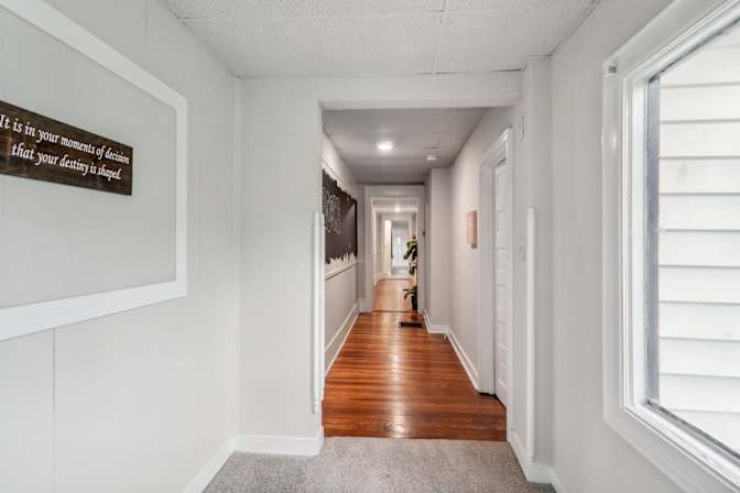 Tomond's room