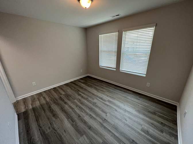 Alcove Rooms's room