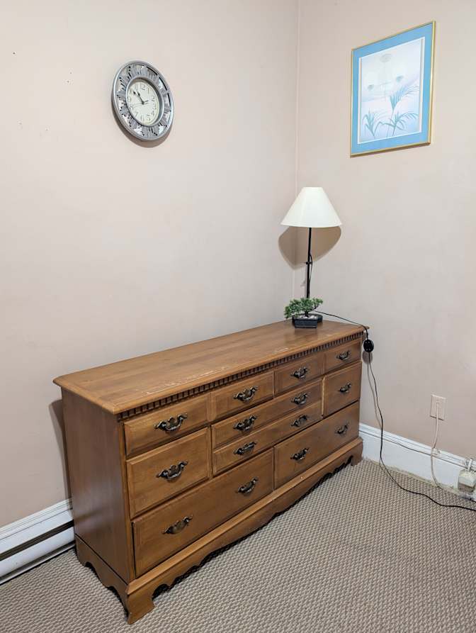 Yllor's room