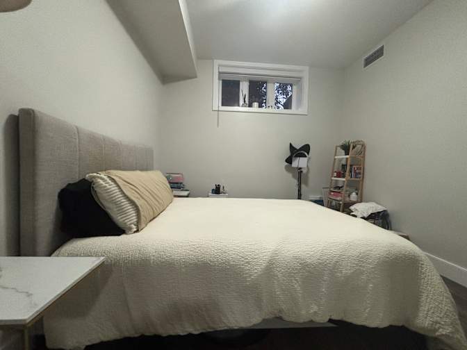 Veronika's room