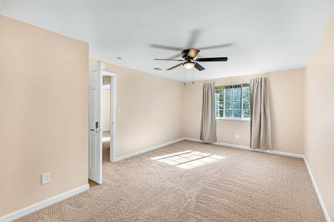 lifedoorrentals's room