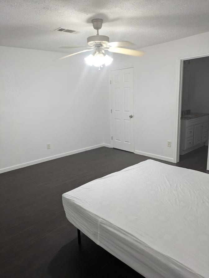 Autif's room