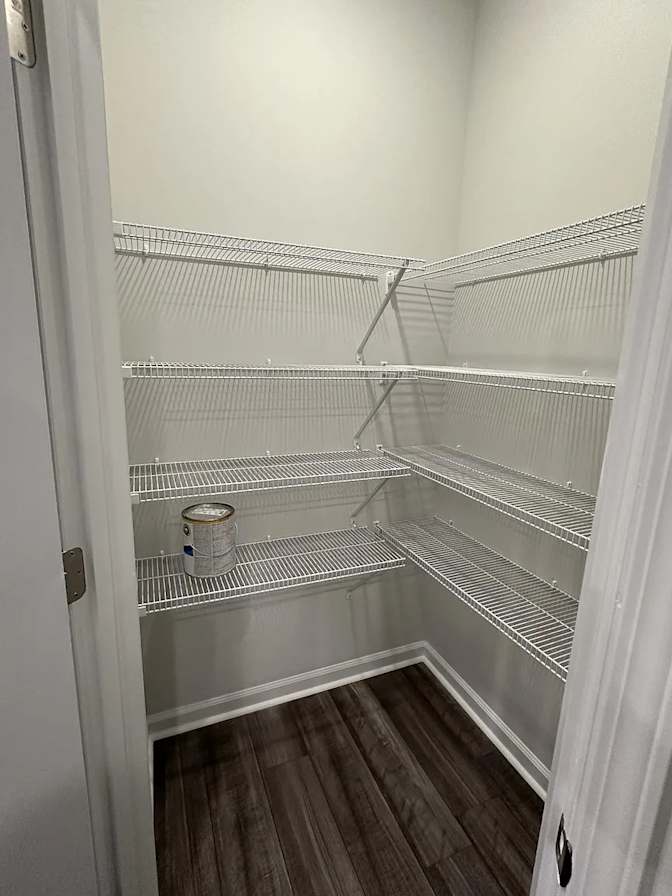 Alcove Rooms's room