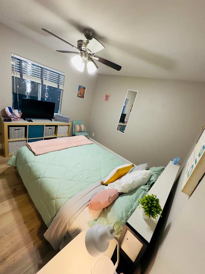 TheOakVista's room