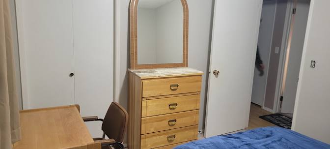 Kevin  Jefferies's room