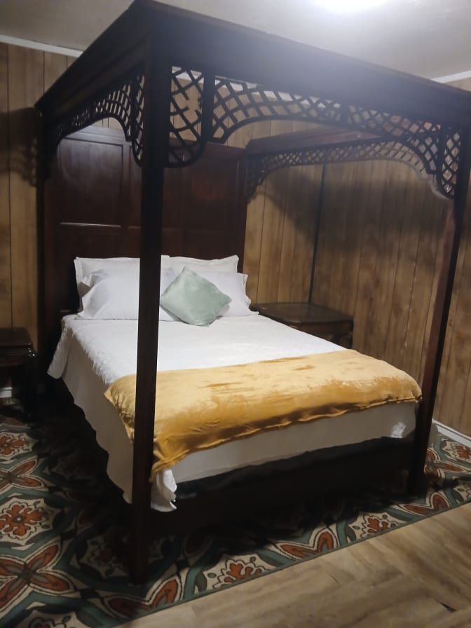 Miaamalia Martinez's room