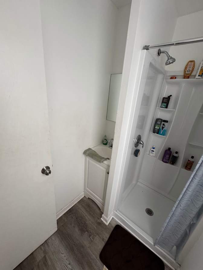 Enrique's room