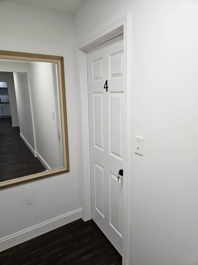 R. Jingles's room