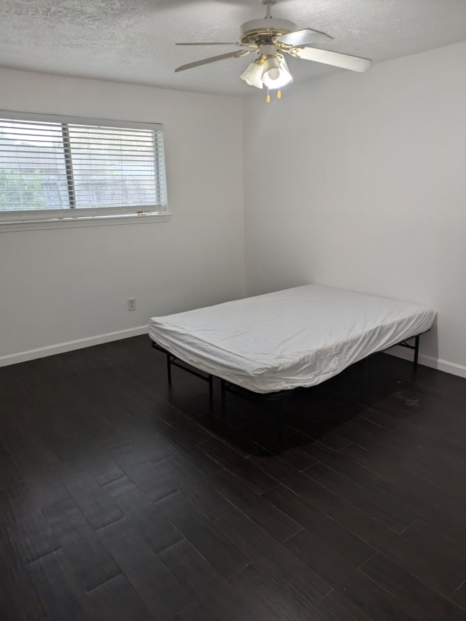 Autif's room