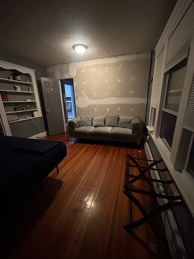 Blanco's room