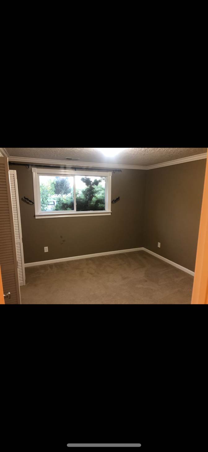 Dustin's room