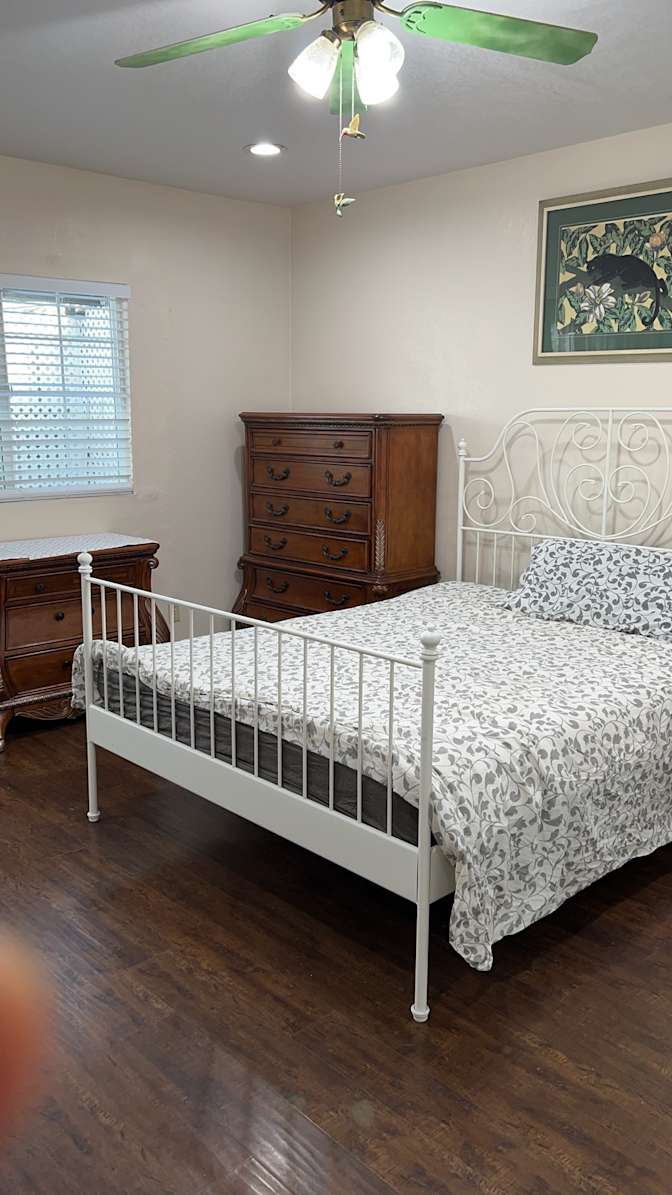 Sandy's room