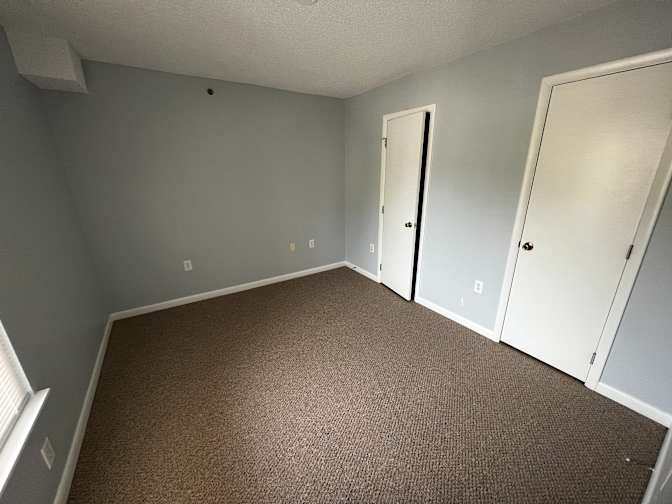 Alcove Rooms's room