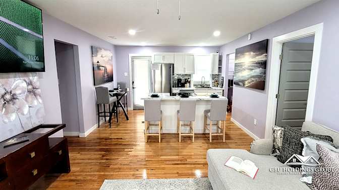 GBU Holdings Group's room