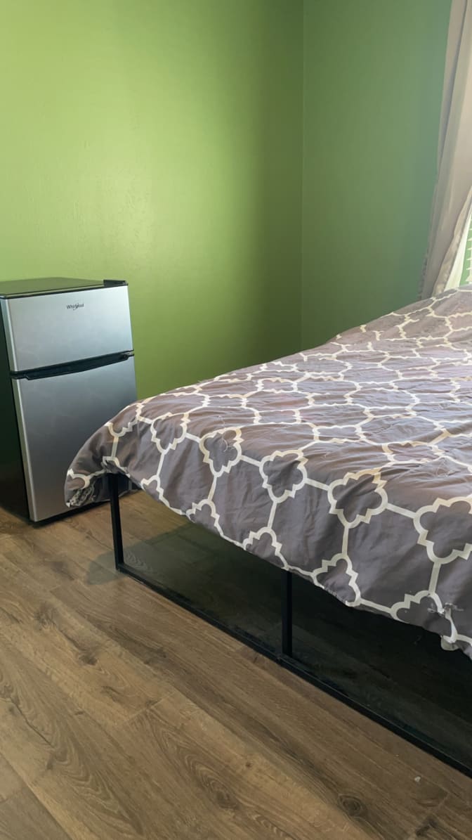Evelyn's room