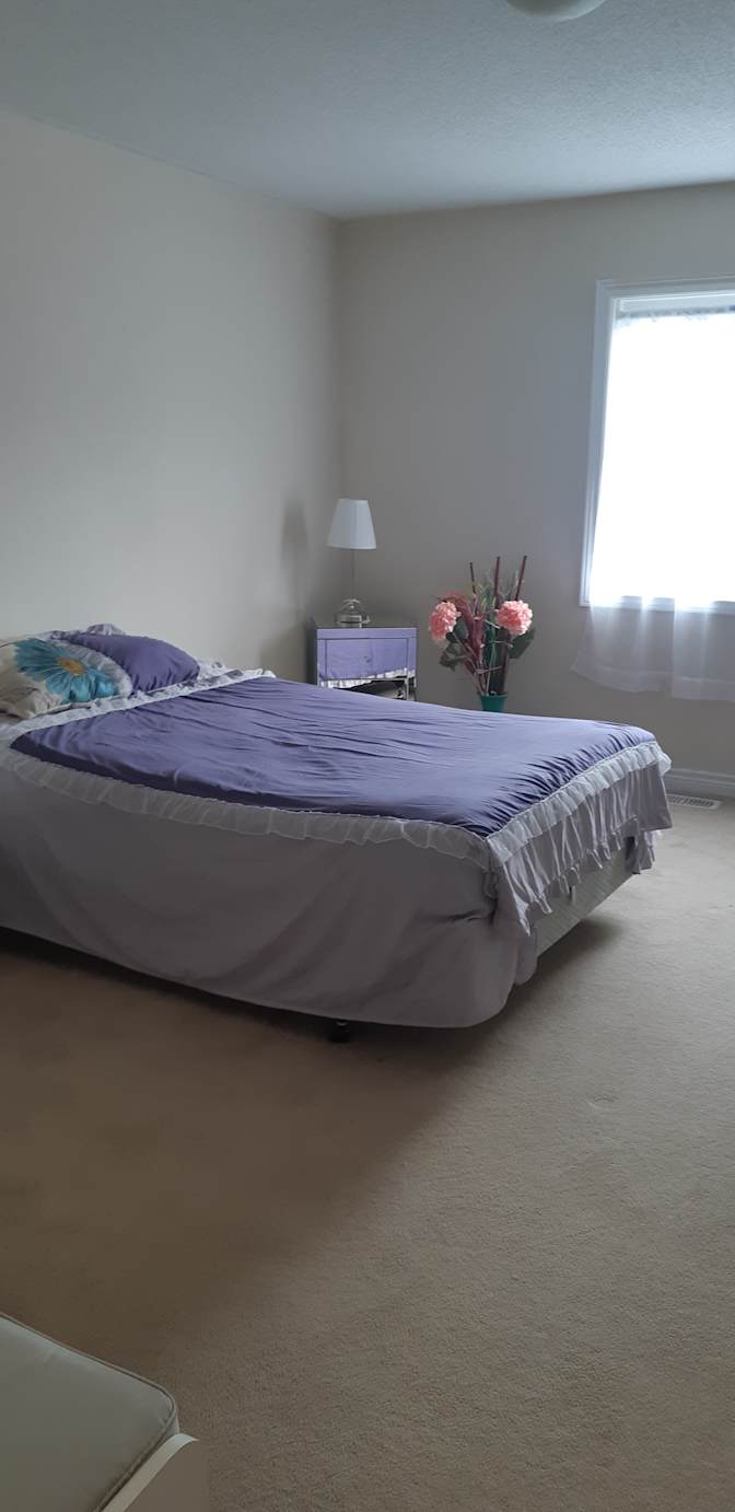 EDDY ABRIL's room
